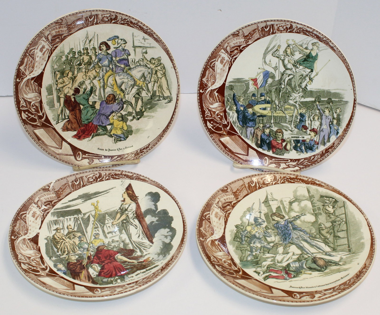 Set of 5 French Sarreguemines Jeanne d'Arc ceramic plates: Set of 5 French Sarreguemines Jeanne d'Arc ceramic plates