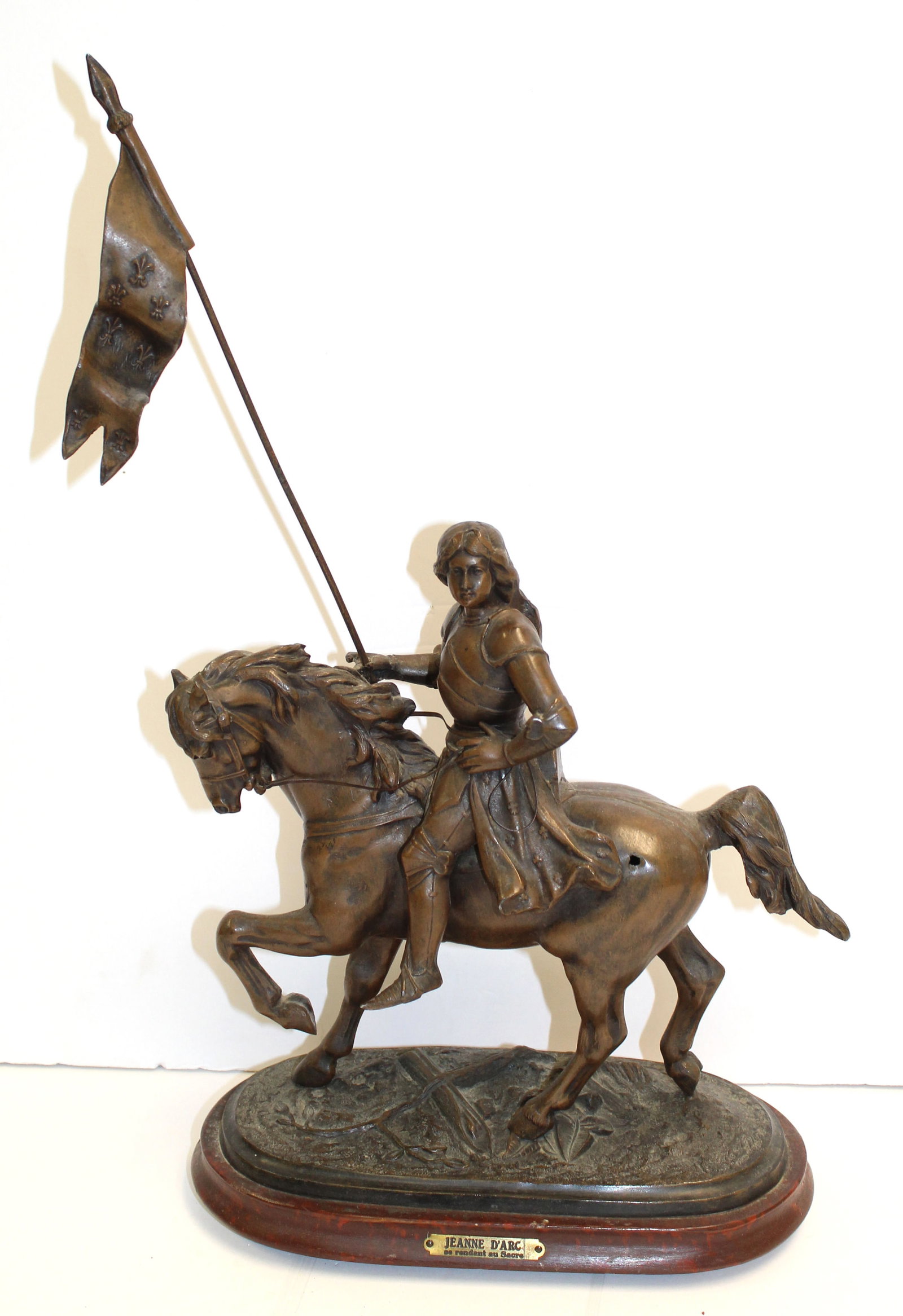 Sculpture of Jeanne d'Arc on horseback - 19" x 11": Sculpture of Jeanne d'Arc on horseback - 19" x 11"