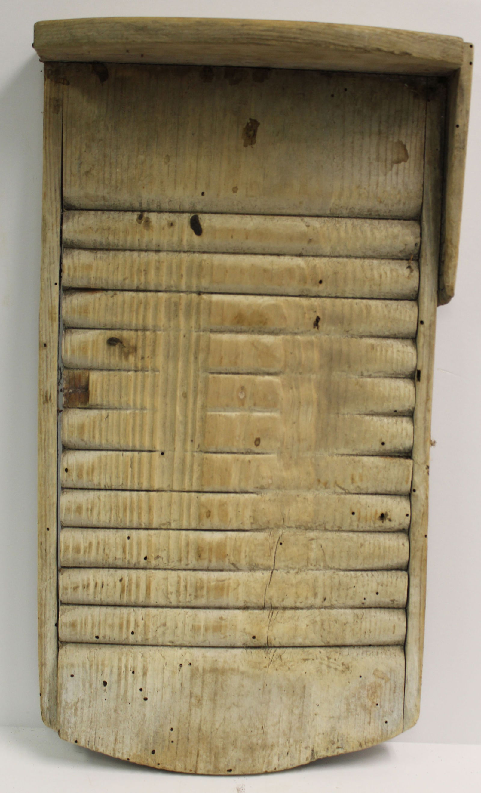 Antique wooden wash board w good wear - 22 1/4"x12 1/4" (1 of 4)
