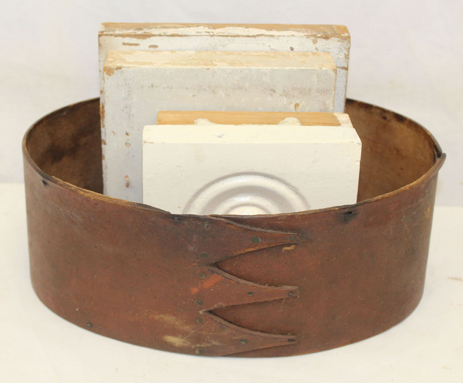 Antique finger lapped oval pantry box w 4 wooden painted white architectural squares - 5"x5 1/2" & (1 of 6)