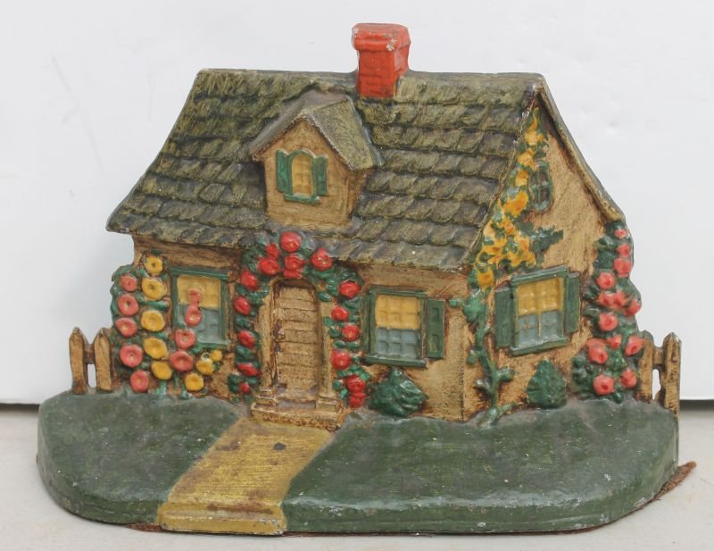 fine cast iron ca 1930's Hubley cottage (No. 32) doorst: fine cast iron ca 1930's Hubley cottage (No. 32) doorstop in orig paint - 6" tall