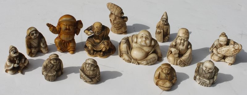 large lot of Japanese ivory netsukes (approx 13): large lot of Japanese ivory netsukes (approx 13)