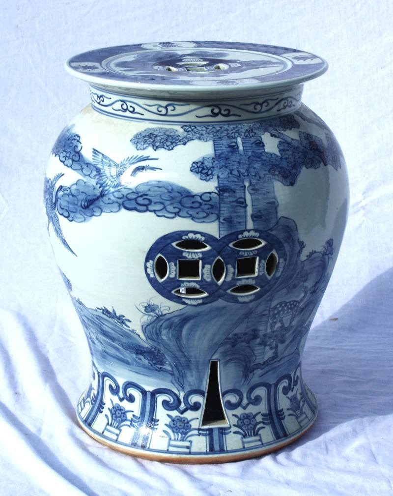 Great quality antique blue & white Chinese porcelain ga: Great quality antique blue & white Chinese porcelain garden seat in great condition - 20" tall x 16" diam