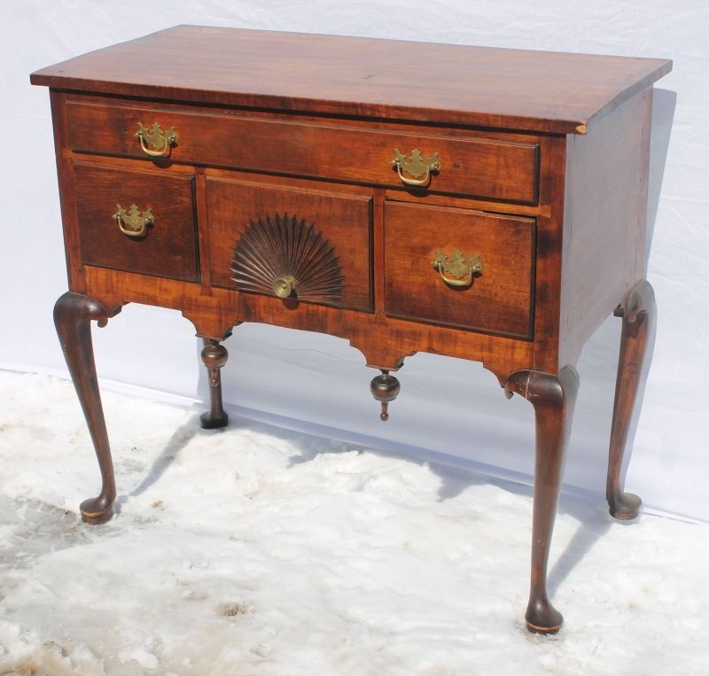 mid 18thC period QA CT fine quality maple fan carved hi: mid 18thC period QA CT fine quality maple fan carved highboy base/server - 38" case width