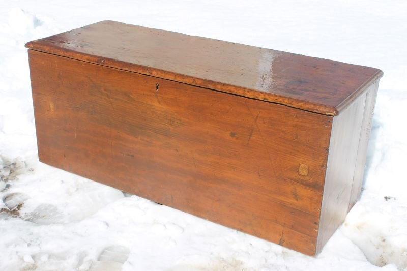 ca 1800 6 board blanket chest w snipe hinges & till 4