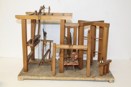 Weaving center diorama - 13"x21"x11"