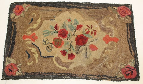 Antique hooked rug w floral center - 23 1/2"x38"