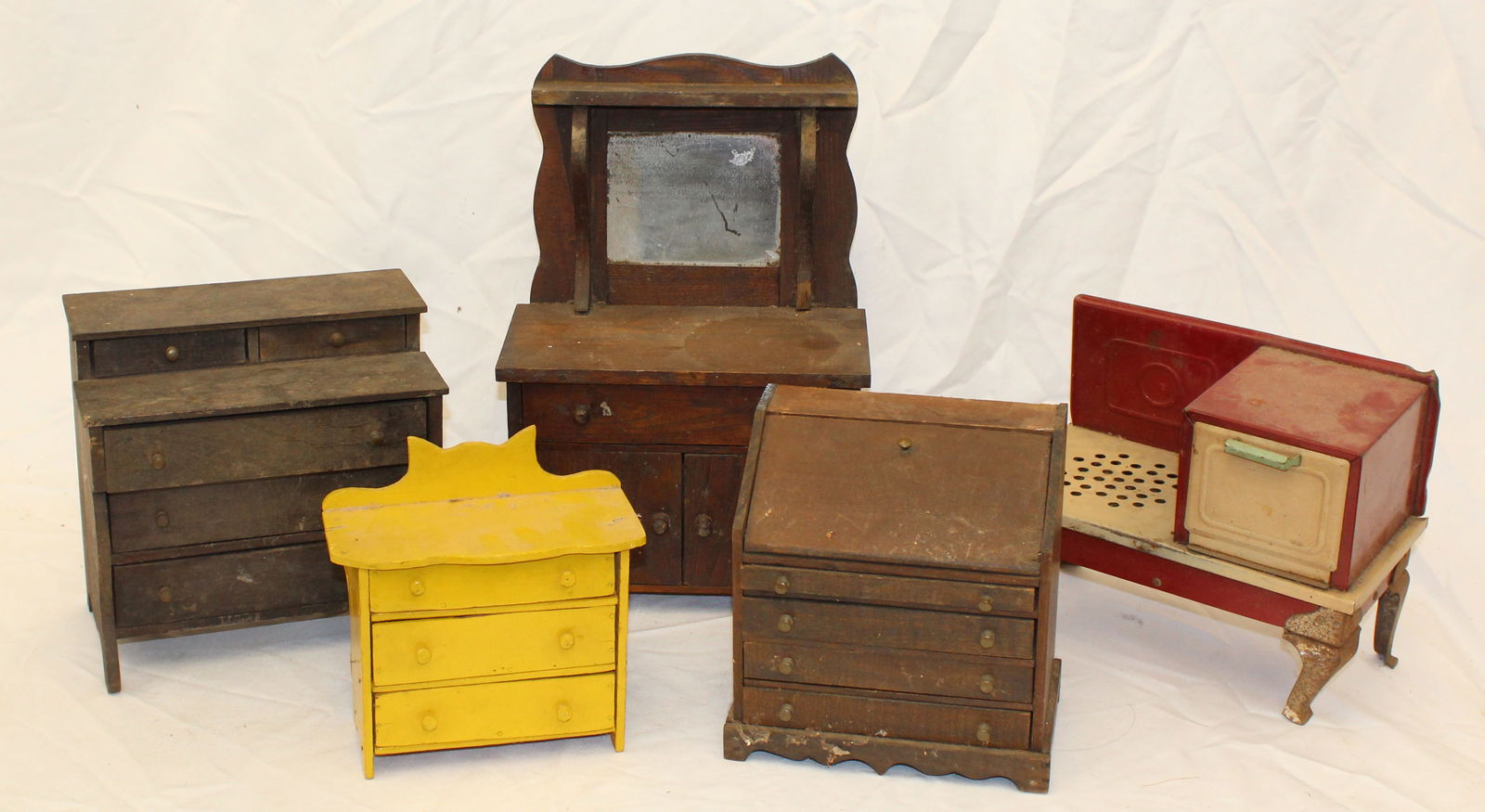 Lot of 5 vintage/antique doll furniture items incl dresser, desk, chest & commode plus a painted (1 of 6)