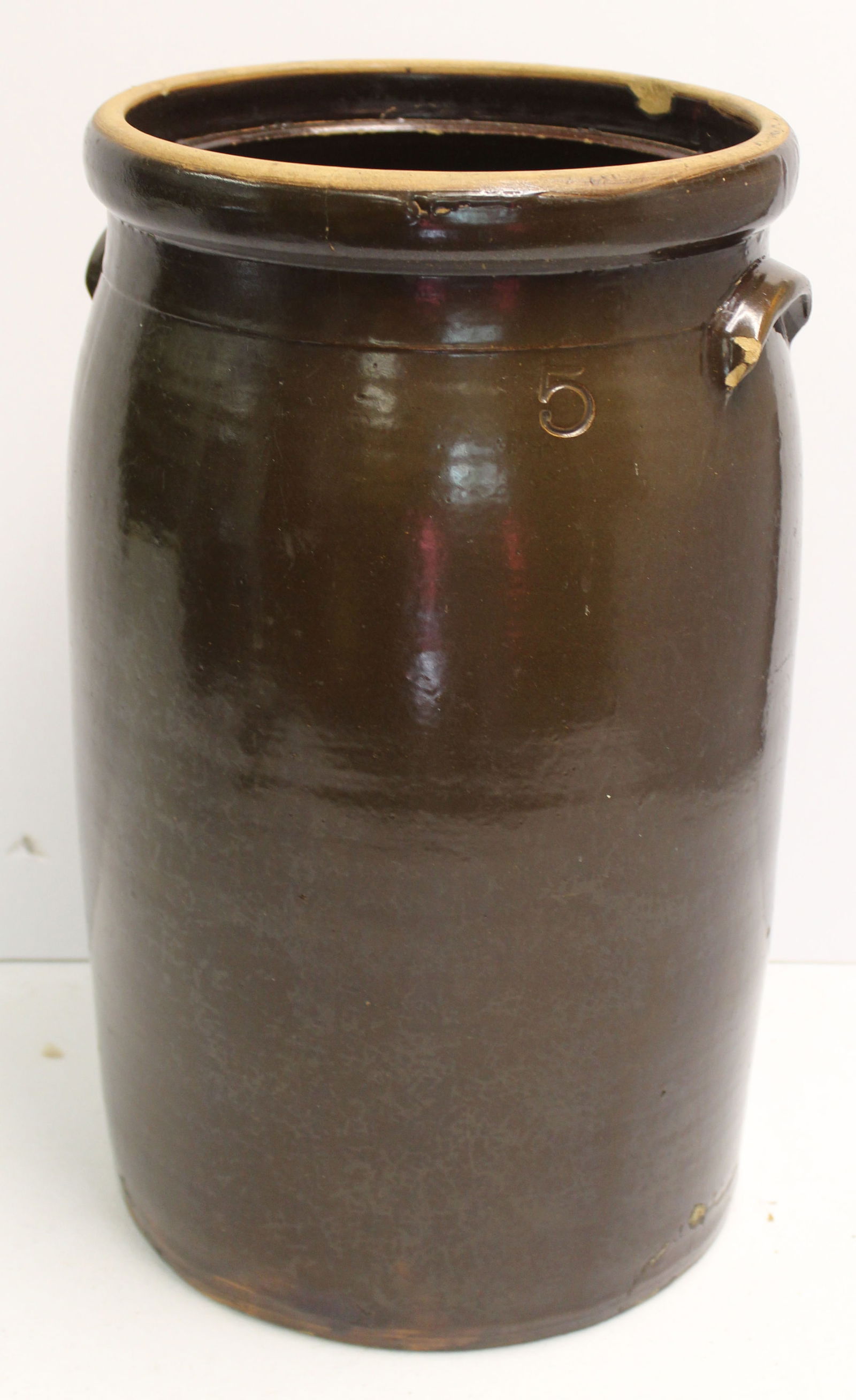 Antique stoneware 5 gal crock - 16 1/2" tall x 9" diam: Antique stoneware 5 gal crock - 16 1/2" tall x 9" diam
