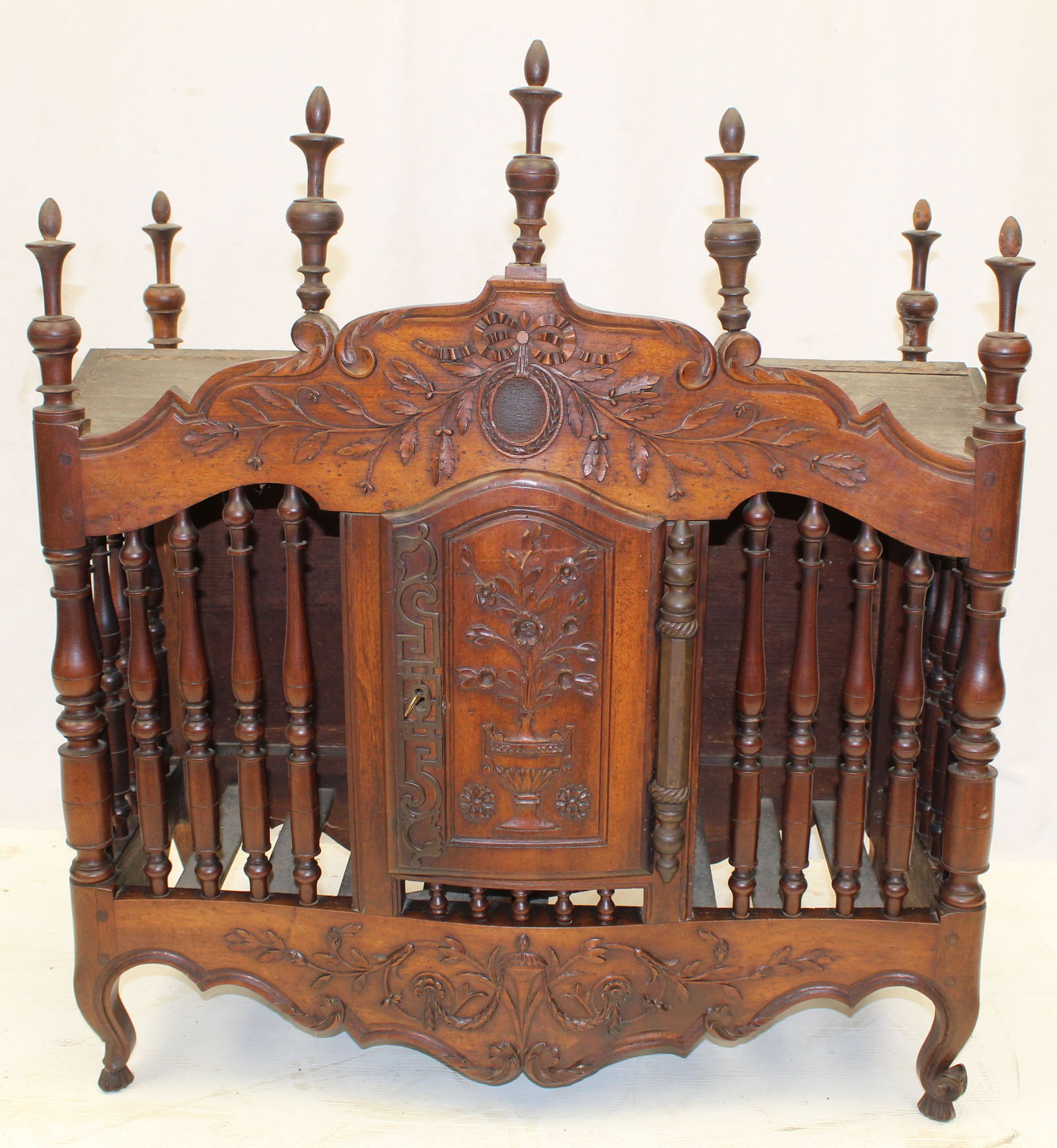 18thC French carved walnut Panettiere - 36" tall x 31 1/2" wide x 14 1/2" deep (1 of 14)