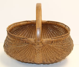 Antique melon basket - 11" tall w handle x 11 1/2"x10 1/2"