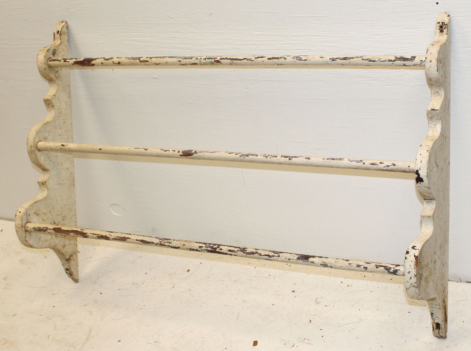 Antique wooden 3 tier hanging towel/linen rack in white paint w scrolled sides - 25" tall x 37" wide (1 of 4)