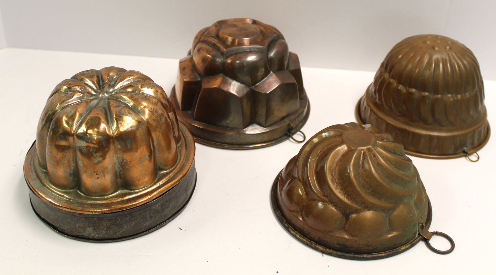 Lot of 4 copper round food molds - 4"x6" diam - 4"x7" diam (1 of 7)