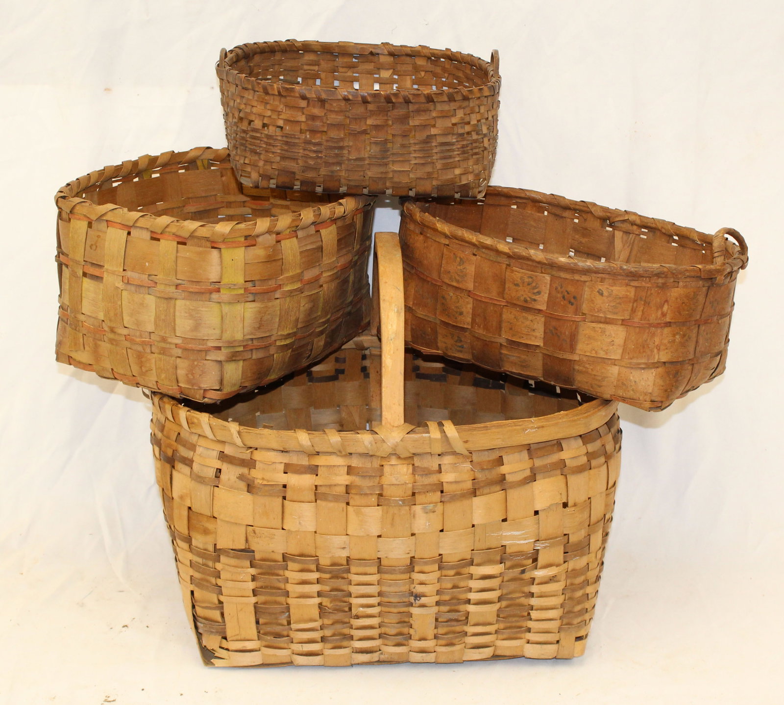 Lot of 4 Native American baskets - 14 1/2"x18"x12", 6"x10 1/2"x10", 5"x13"x10" & 4"x10 1/2"x10 1/2": Lot of 4 Native American baskets - 14 1/2"x18"x12", 6"x10 1/2"x10", 5"x13"x10" & 4"x10 1/2"x10 1/2"