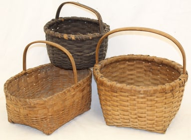 Lot of 3 fixed handled baskets