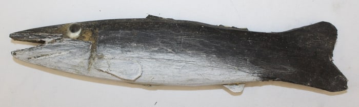 Vintage wooden painted fish carving w orig label by Sid Howard - 11" long