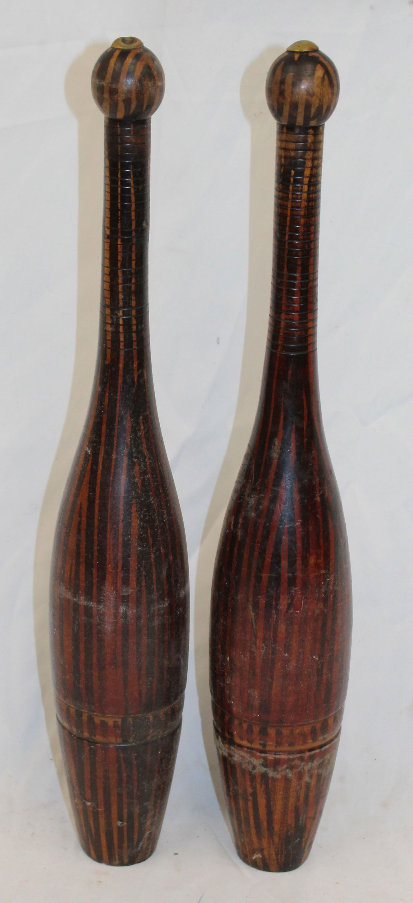 Pair of wooden carved Indian clubs - 18 3/4" tall (1 of 4)
