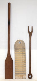 Antique laundry related treen lot w washboard, paddle & tongs