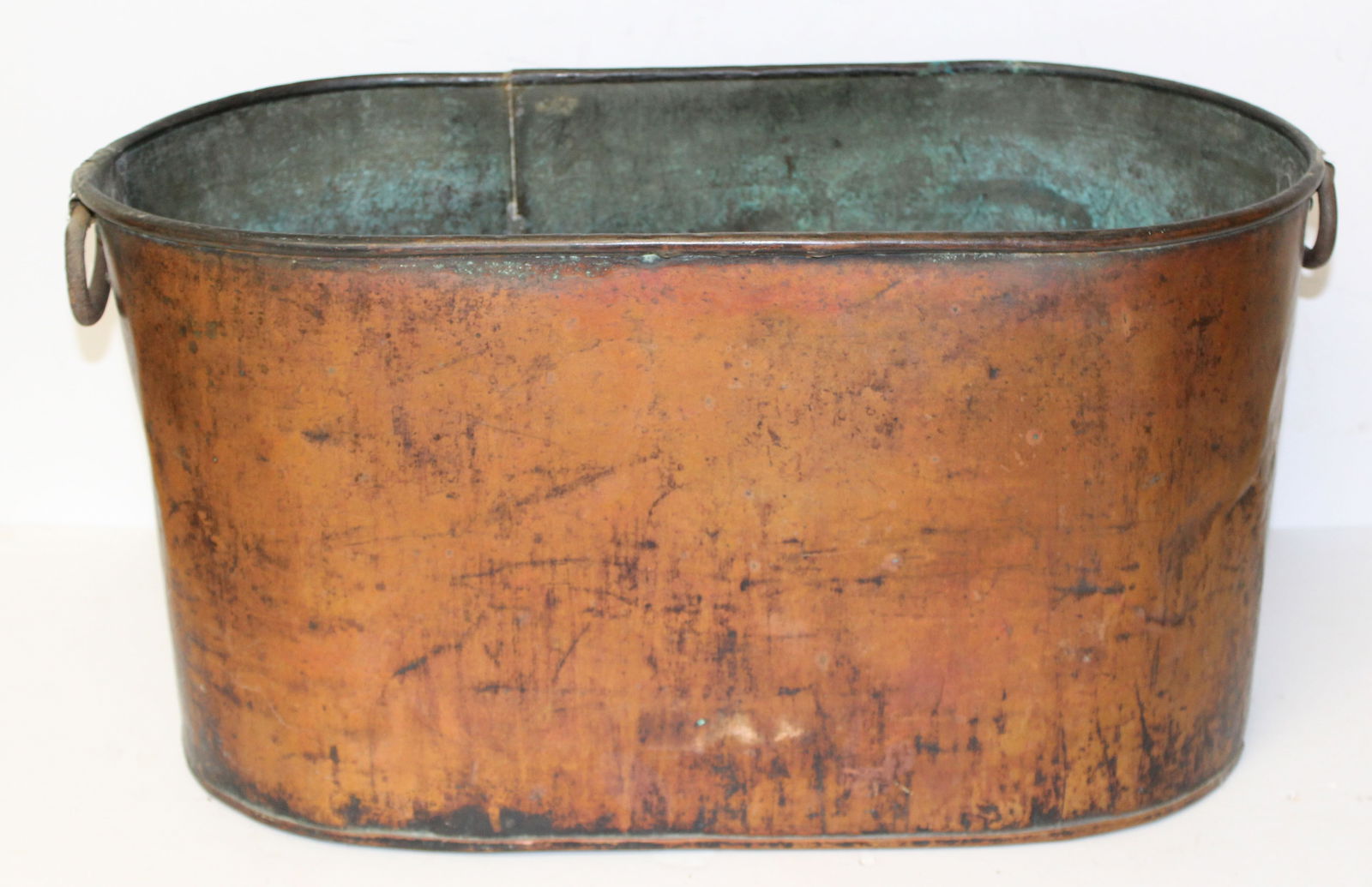 Antique copper oval wash tub: Antique copper oval wash tub