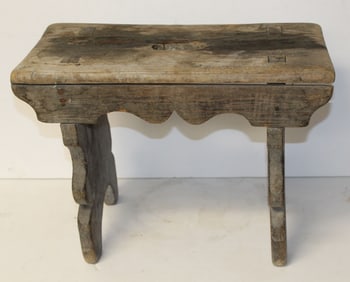 Antique country stool w scalloped apron & legs - 13" tall x 17"x9"
