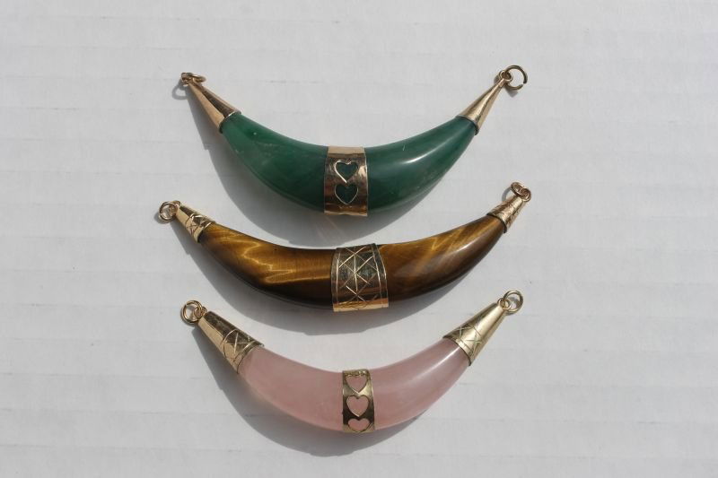3 Chinese gorgets - 1 jade & 1 rose quartz w silver mou: 3 Chinese gorgets - 1 jade & 1 rose quartz w silver mounts & 1 tiger eye - 3" long