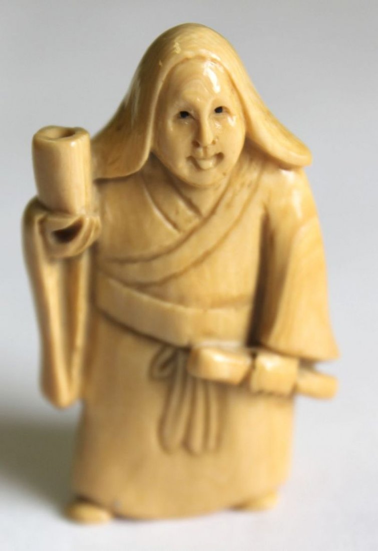 Japanese carved ivory scholar netsuke - sgnd - 2" tall: Japanese carved ivory scholar netsuke - sgnd - 2" tall