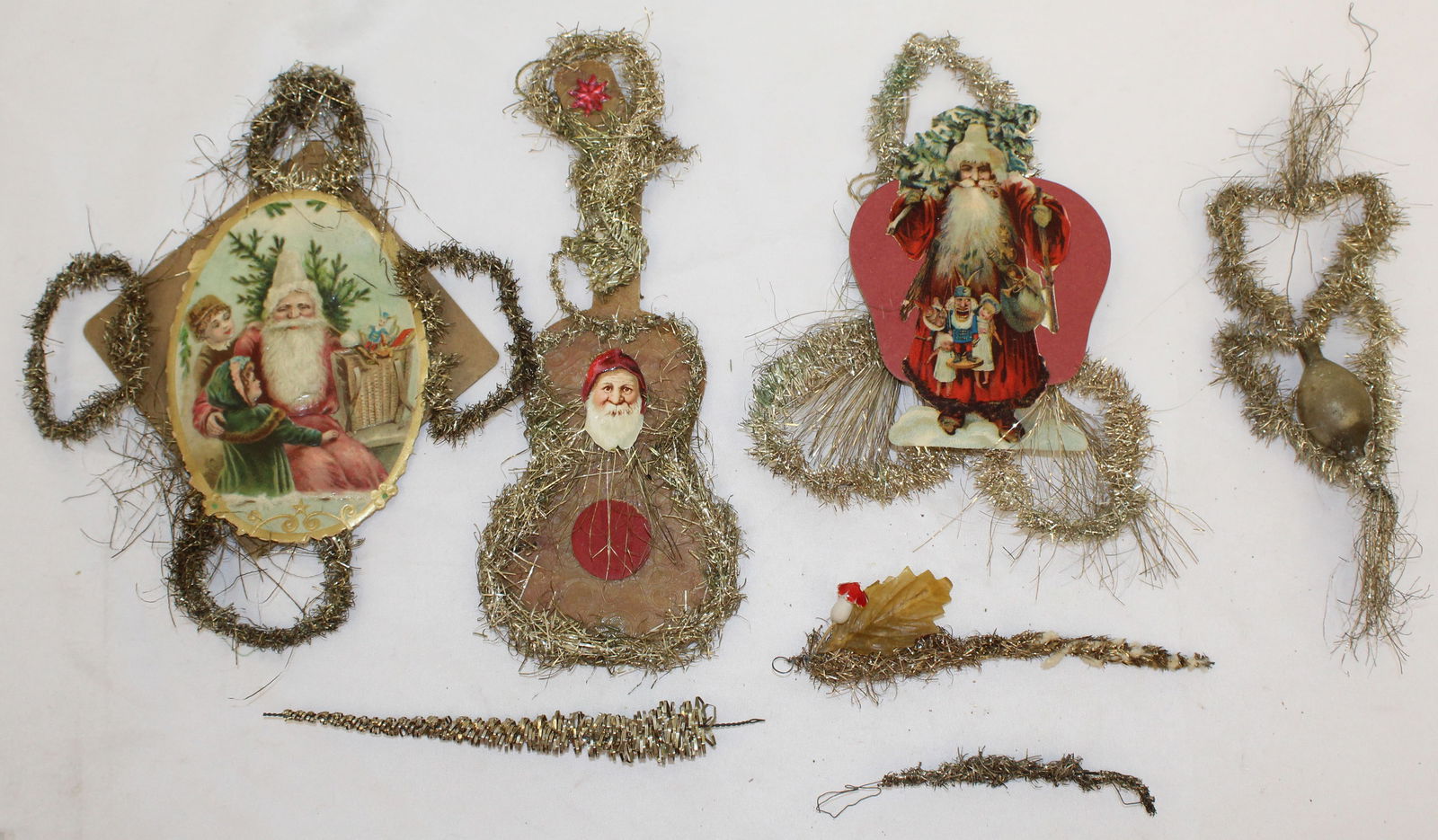 Lot of Victorian scrap paper & tinsel decorations: Lot of Victorian scrap paper & tinsel decorations