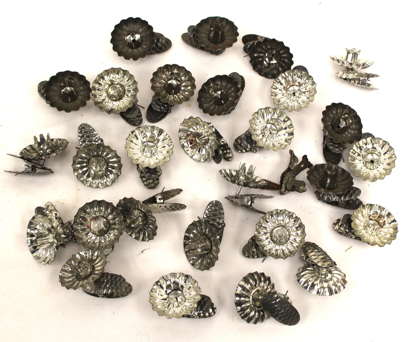 Lot of silver Christmas tree candle clips w pine cone shaped clips: Lot of silver Christmas tree candle clips w pine cone shaped clips
