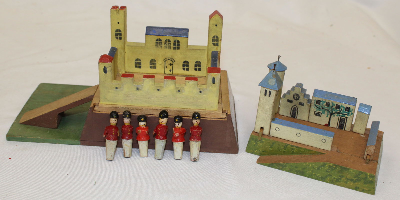 Lot of 2 Putz castles w soldiers - sm castle is 2 1/2" tall x3 1/2"x2 1/2" & large castle is 3 1/2" (1 of 8)
