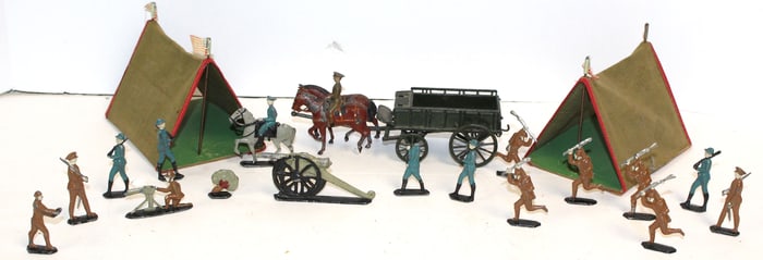 Lot of vintage lead soldiers w 2 tents & wagon - 1" - 2 1/2" tall figures, 7 1/4"x7" wagon & 5