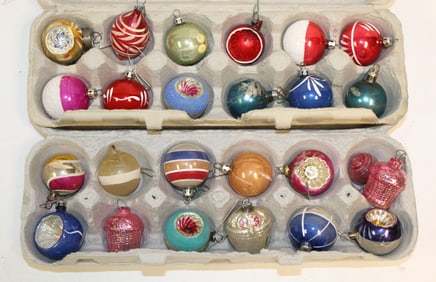 Lot of vintage/antique glass Christmas ornaments
