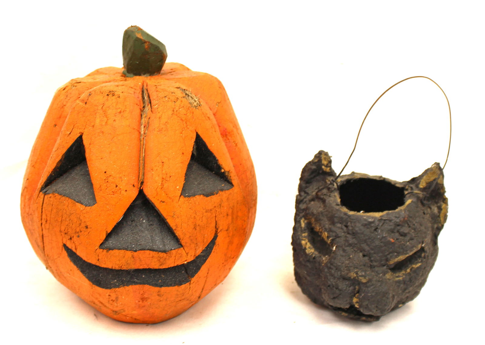 Contemporary Halloween lot incl wooden Jack-O-Lantern plus a black cat lantern/pail - 7" & 4" tall (1 of 8)