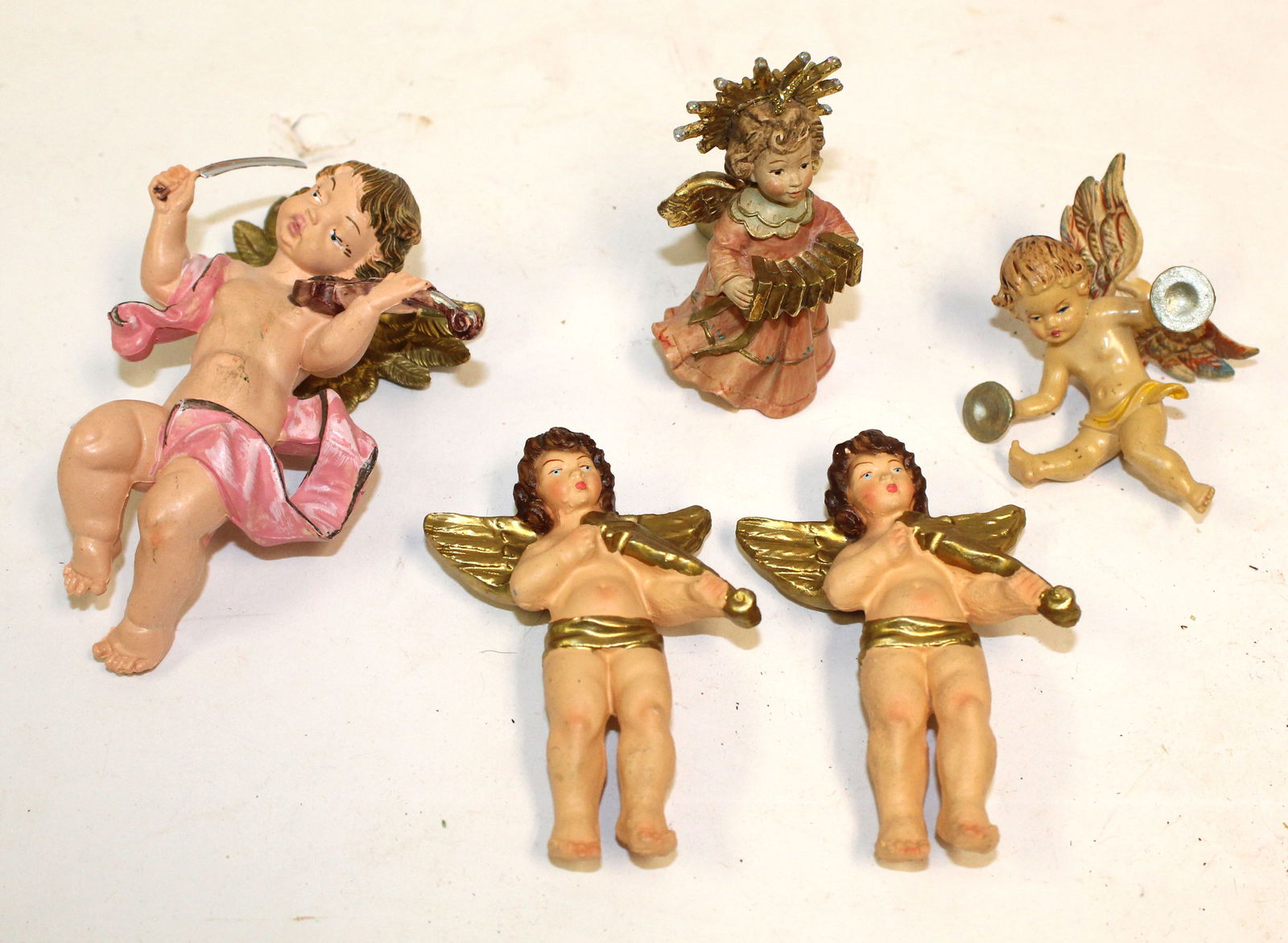Lot of 5 vintage & contemporary angel Christmas ornaments/figures - 2 1/2" - 4 1/2" tall: Lot of 5 vintage & contemporary angel Christmas ornaments/figures - 2 1/2" - 4 1/2" tall