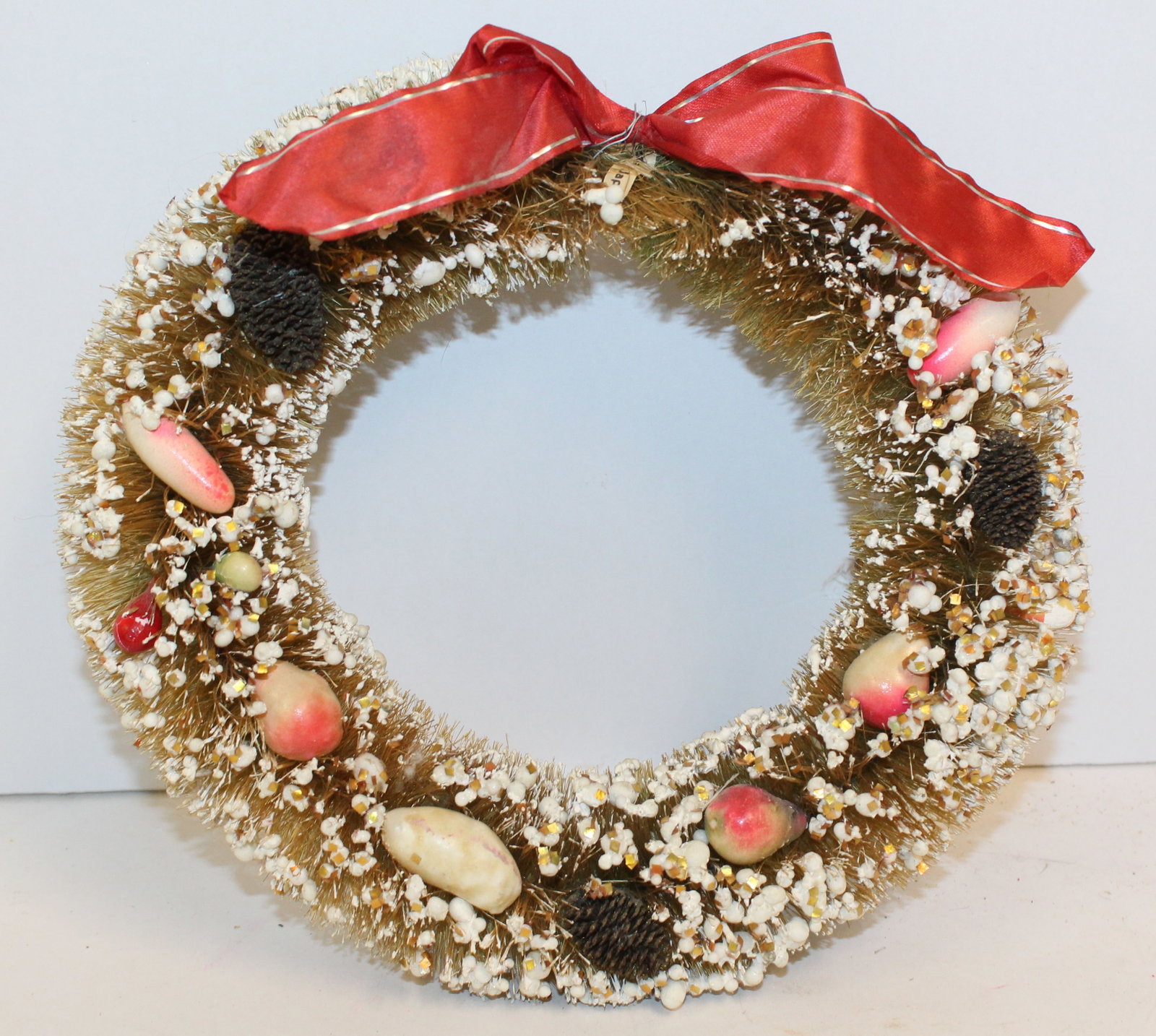 Vintage bottle brush Christmas wreath - 9" diam: Vintage bottle brush Christmas wreath - 9" diam
