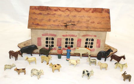Wooden painted Noah's Ark w wooden animals & 2 people inside - 4 1/2" tall x 9 1/2" wide x 3" deep