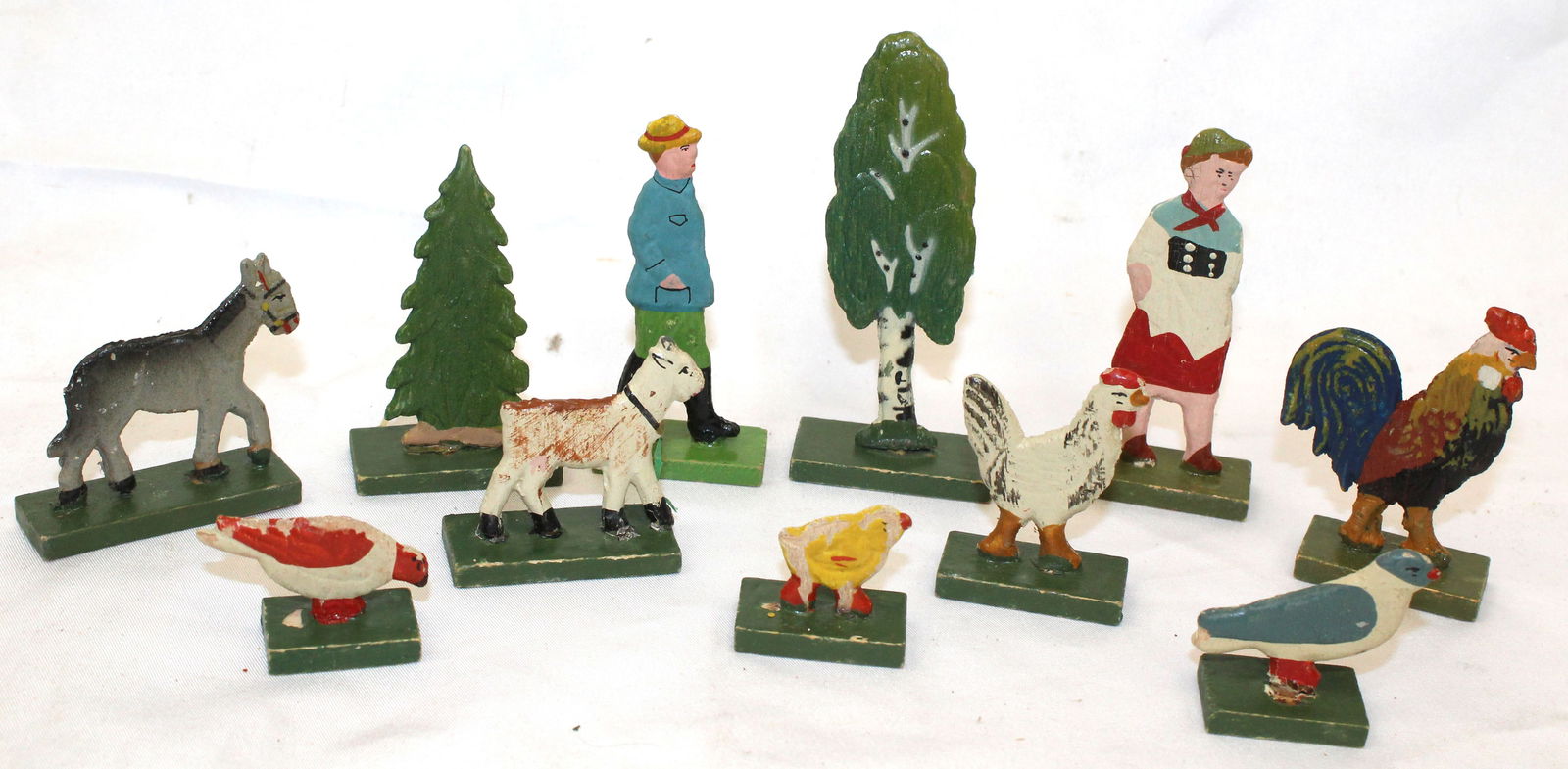 Lot of vintage wooden painted figures, animals & trees - 1" - 3 1/2" tall (1 of 7)
