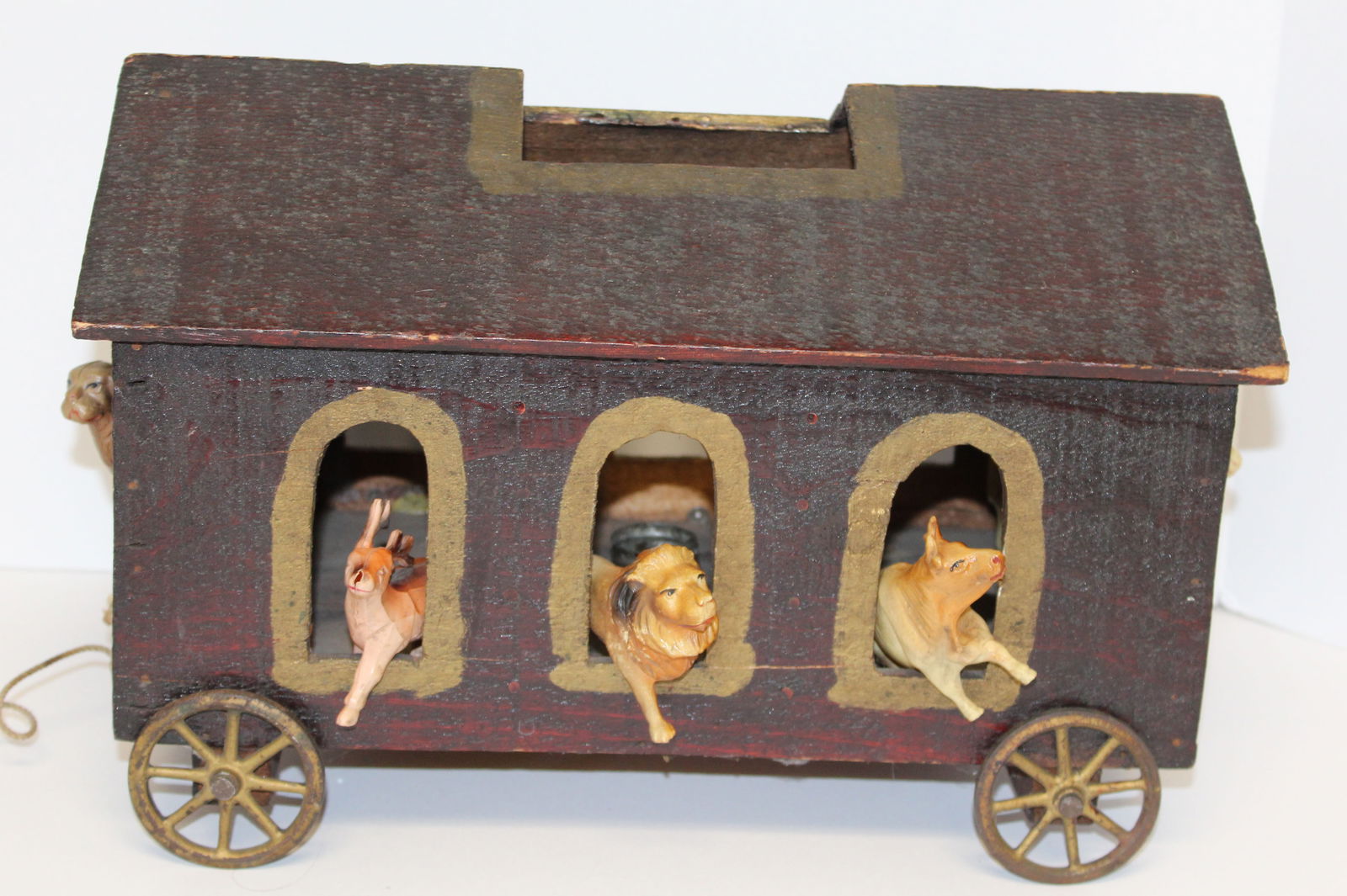 Wooden painted pull toy wagon feather tree stand (1 of 5)