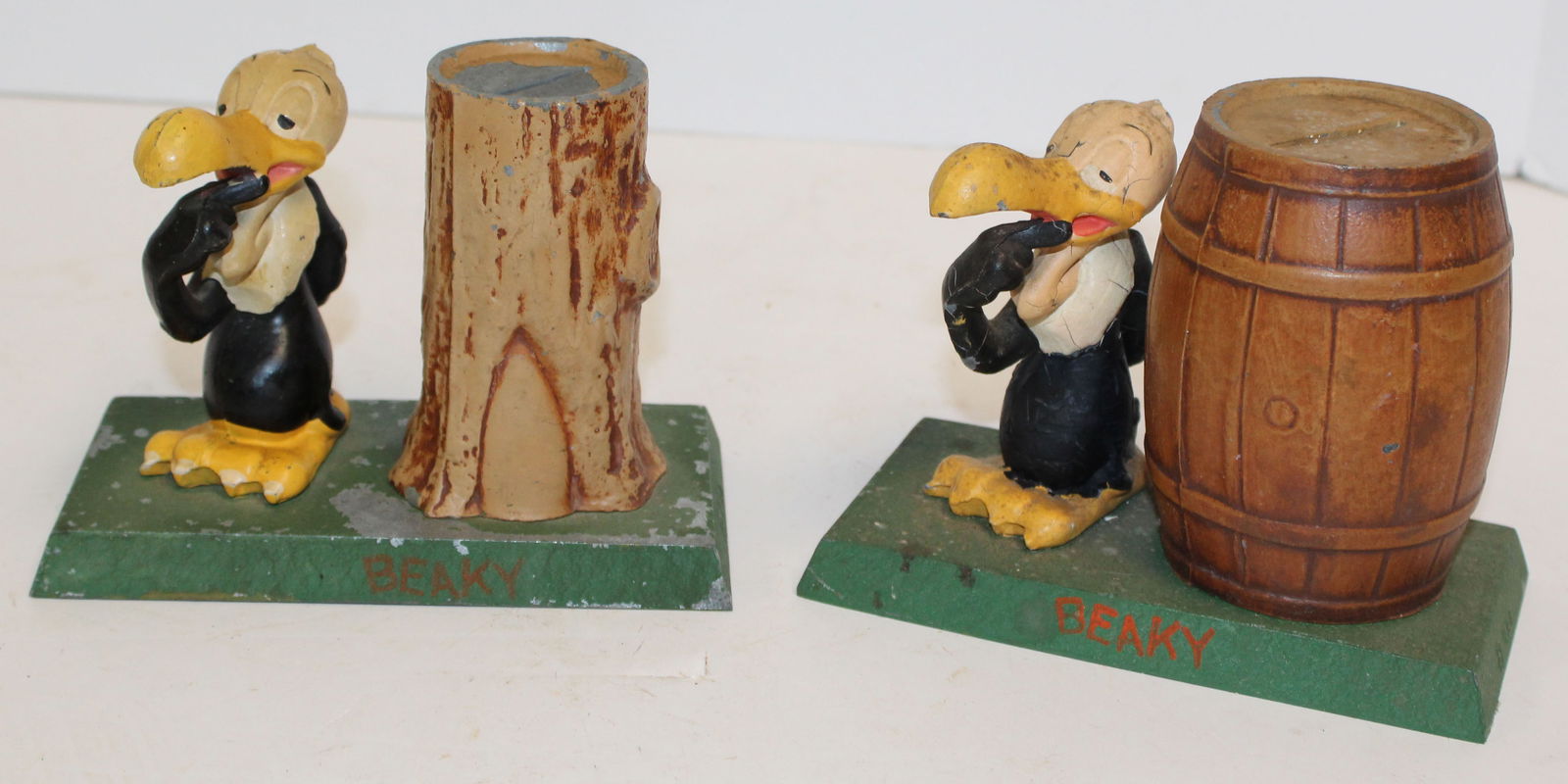 Lot of 2 Vintage Looney Tunes Beaky still banks - 4 1/2" tall (1 of 5)