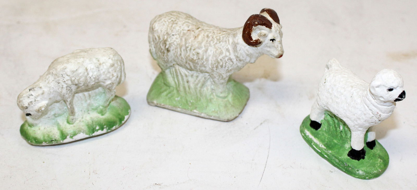 Lot of 3 small chalk sheep - 2" tall: Lot of 3 small chalk sheep - 2" tall