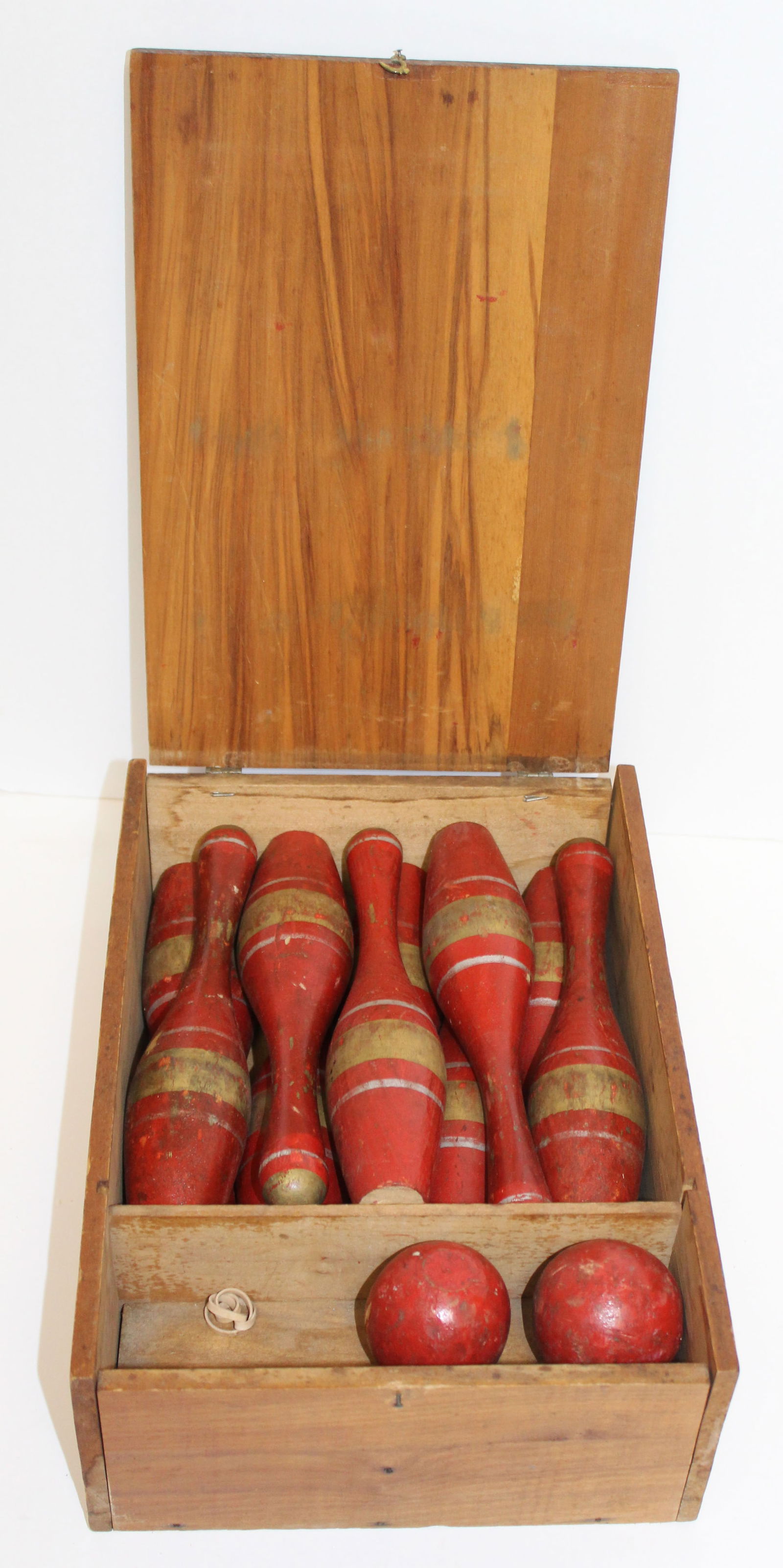 Vintage ten pin bowling game in orig wooden box - box measures 4 1/2"x12"x9" (1 of 3)