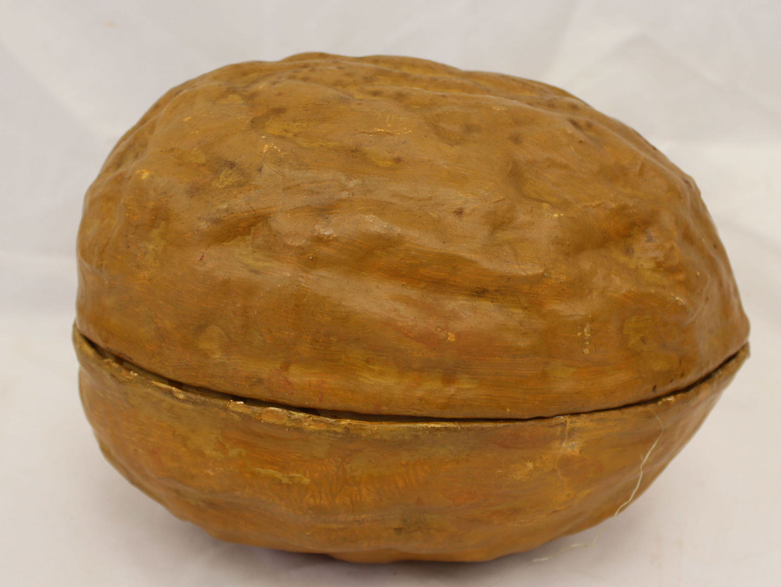 Large vintage walnut candy container w acorn - 10" & 3 1/2" (1 of 7)