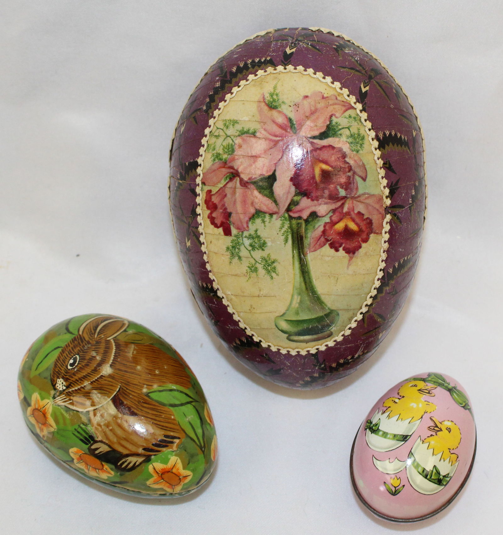 Lot of 3 Easter egg candy containers - 2 1/2", 3" & 5 1/2" (1 of 11)