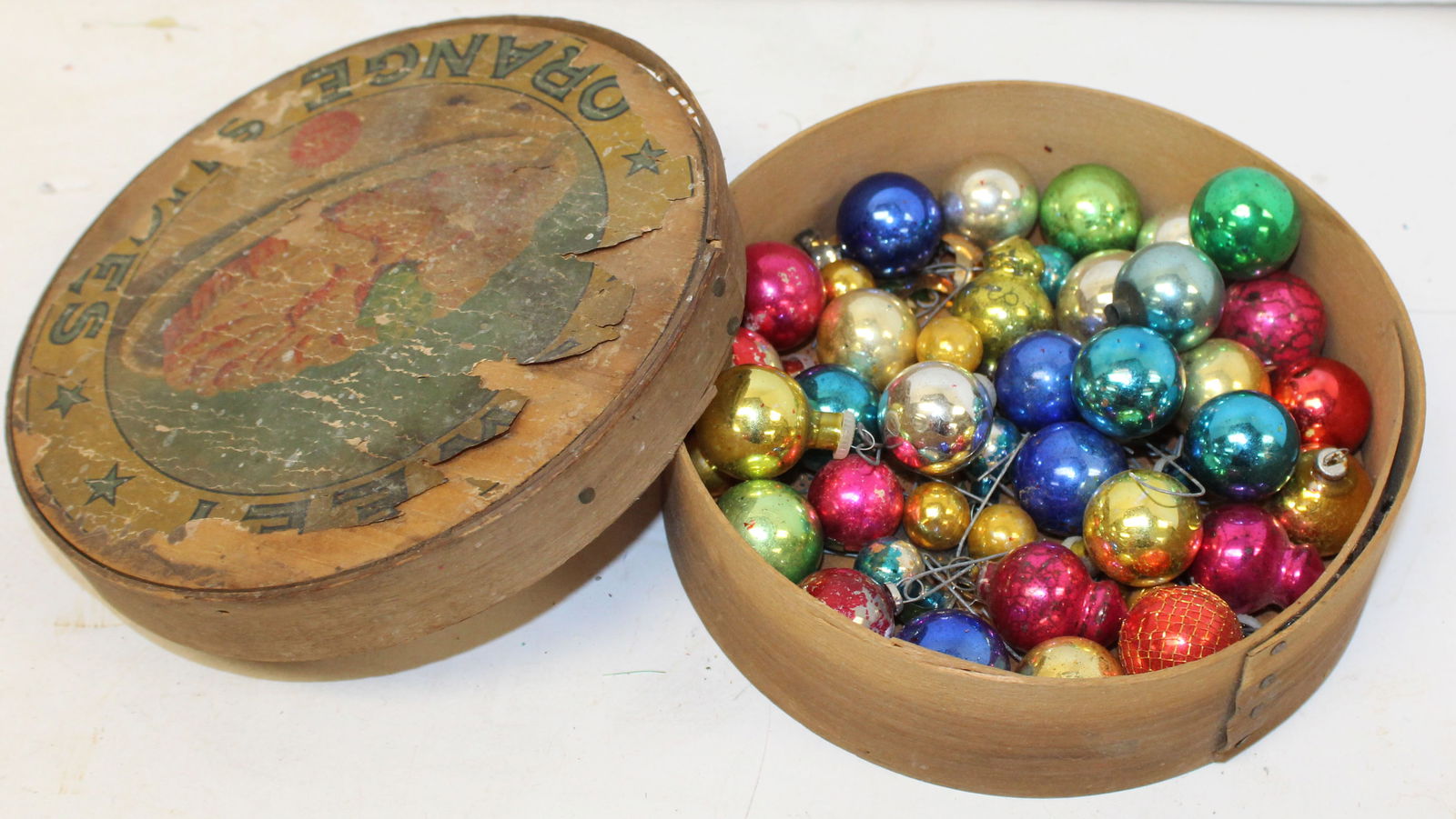 Lot of small/mini glass Christmas balls in vintage advertising round pantry box (1 of 3)