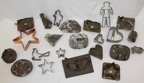 Large lot of vintage/antique tin & other Holiday related cookie cutters/molds