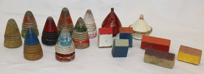 Lot of antique wooden painted tops - 2"-2 1/2"