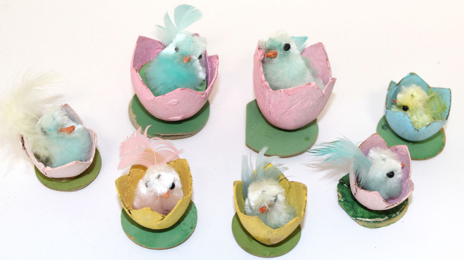 Vintage Easter lot of chicks hatching out of cardboard eggs - 1"-2" (1 of 5)