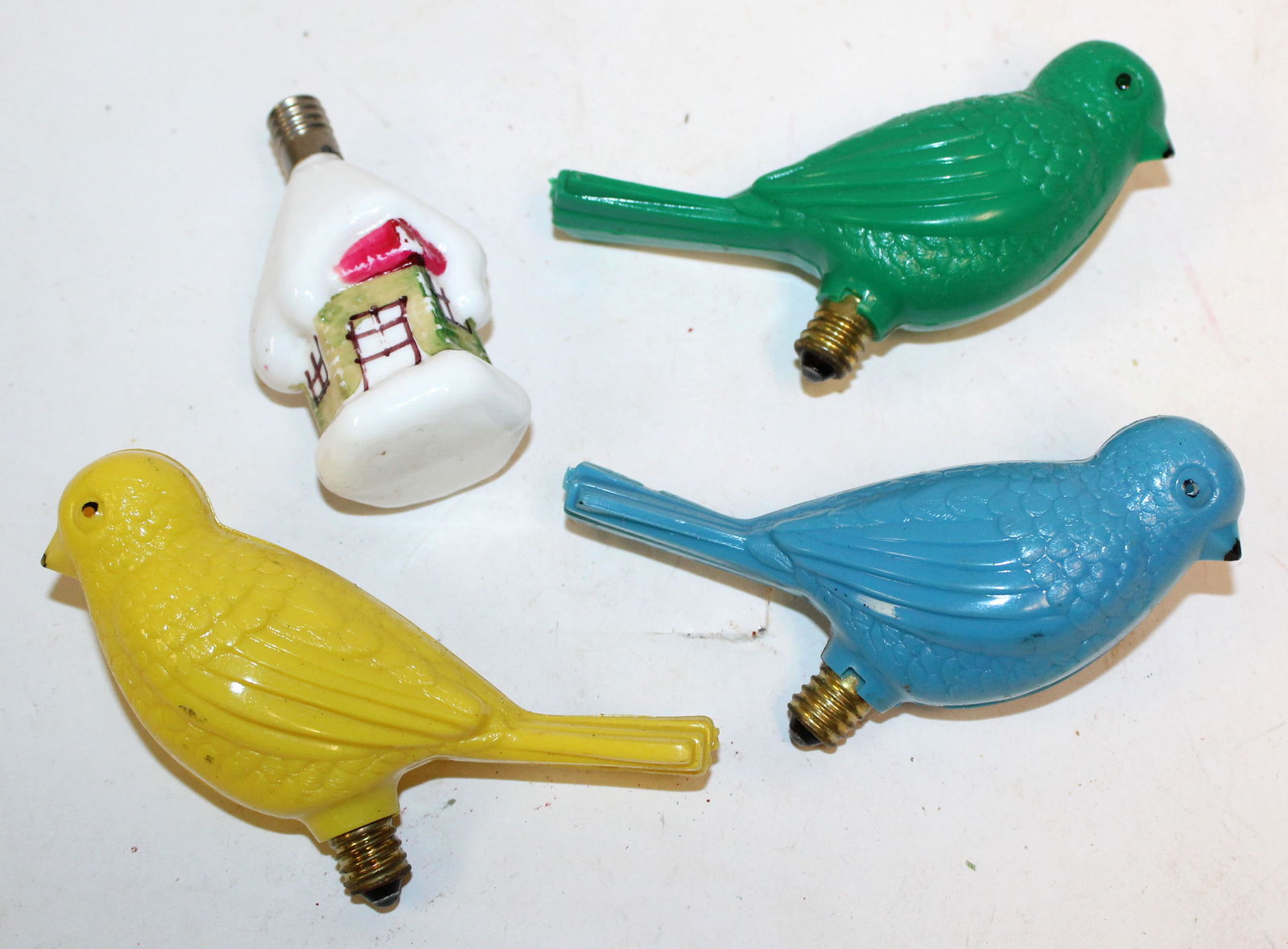 Lot of 4 vintage Christmas light bulbs - 3 birds & a house (1 of 5)