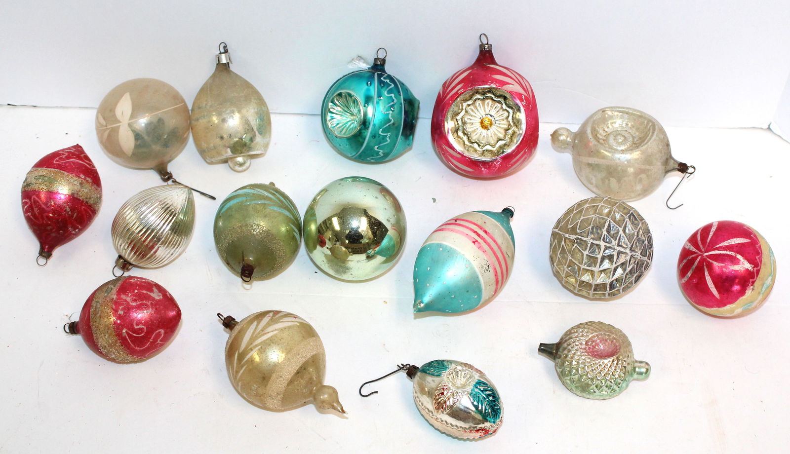 Lot of vintage large glass Christmas ornaments - 2"-4" (1 of 8)