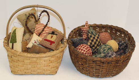 Lot of rag balls, stuffed stars, holiday pillows etc