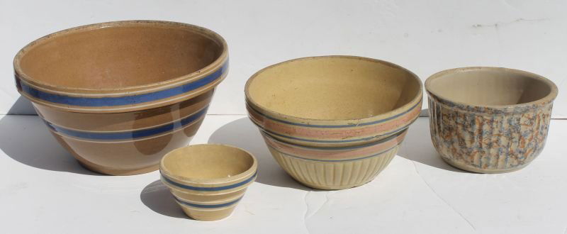 4 antique banded yelloware & spatterware bowls in excel: 4 antique banded yelloware & spatterware bowls in excellent condition - 4 3/4" - 11 1/2" diam
